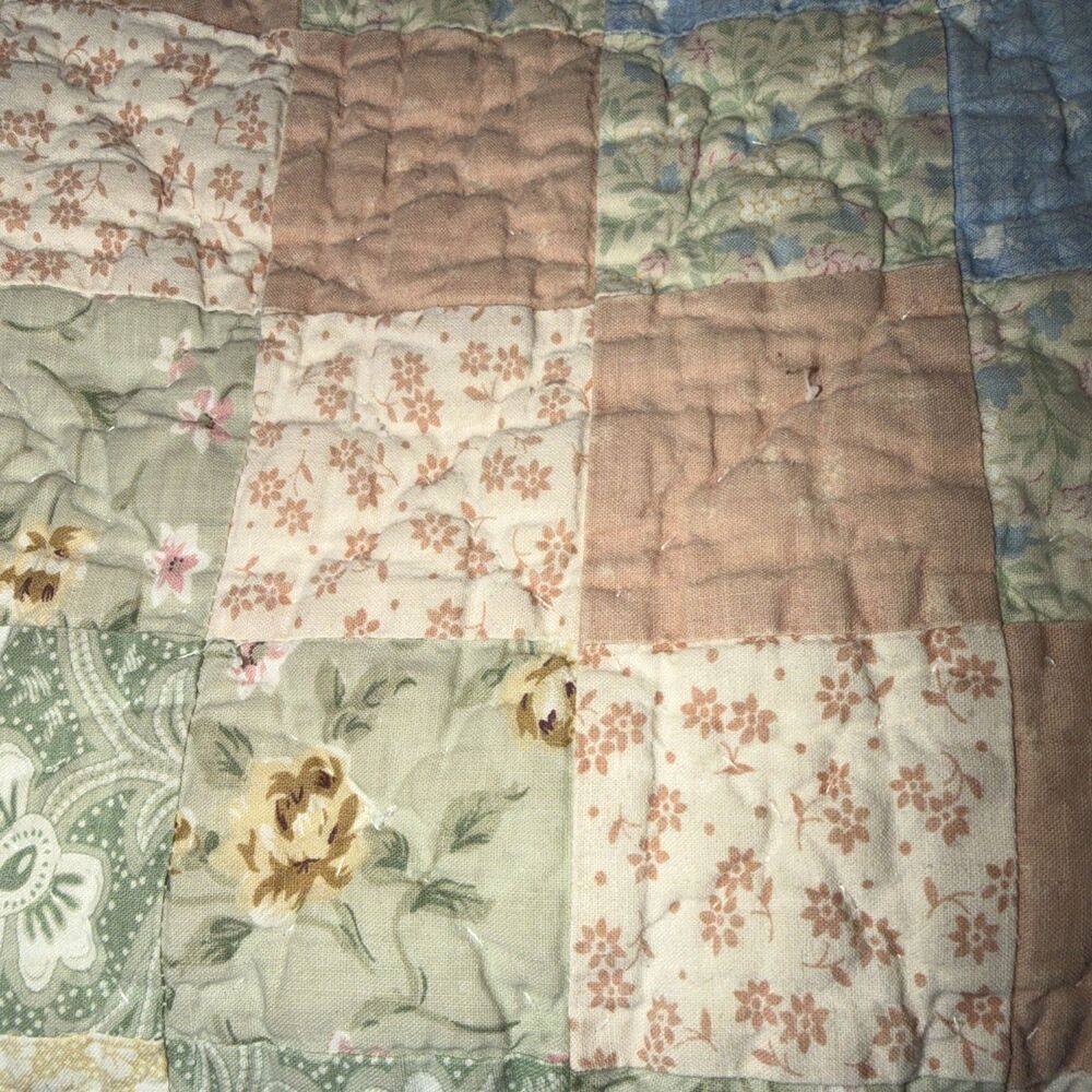 Vintage Handmade Beautiful "Trip Around the World"  Quilt Twin Size 83” X 66” - Picture 10 of 11